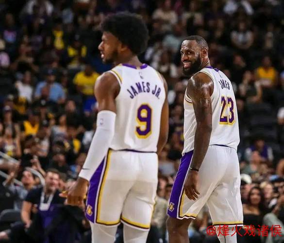 NBA里程碑!詹姆斯父子或将在揭幕战同场竞技 NBA里程碑!詹姆斯父子或将在揭幕战同场竞技