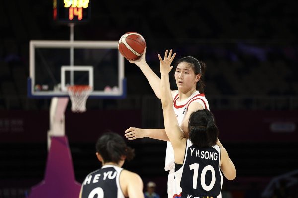 C7娱乐下载 张子宇：渴望比赛中扣篮 梦想未来征战WNBA