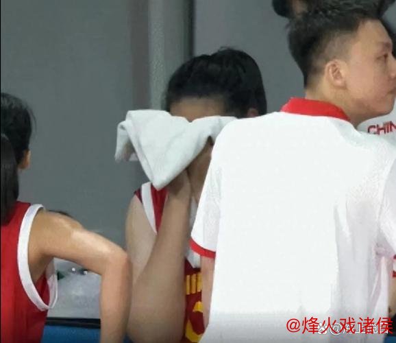 张子宇砍下42分14板 中国U18女篮摘得亚洲杯银牌 张子宇砍下42分14板 中国U18女篮摘得亚洲杯银牌