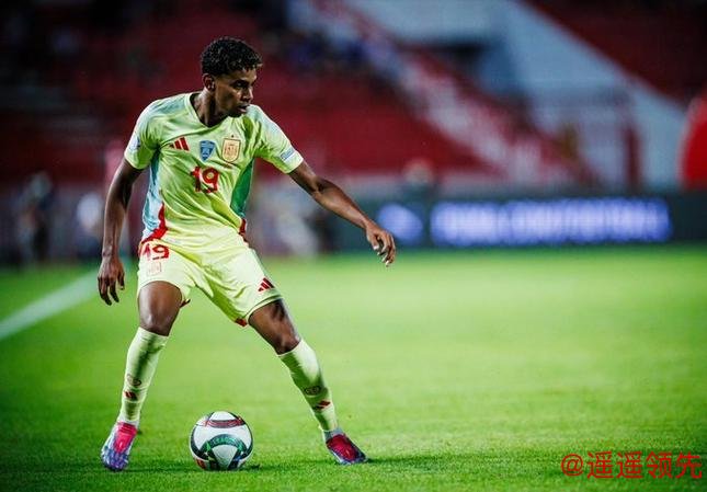 德国杯-莱万两球穆勒传射建功 拜仁险胜进八强